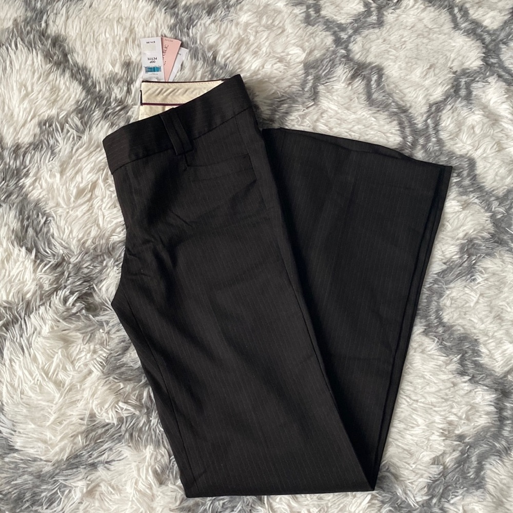NWT professional pants w/ flare bottoms from Banana Republic size 00P!